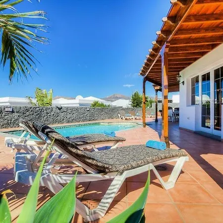 Puerto Del Carmen Sleeps 8 Pool Wifi