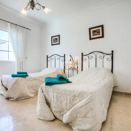 Puerto Del Carmen Sleeps 8 Pool Wifi Puerto del Carmen (Lanzarote)
